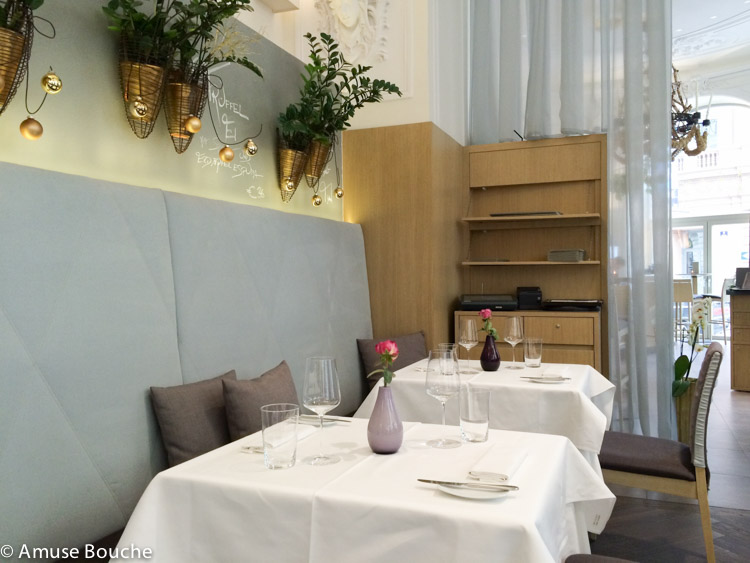 Design interior la restaurant Tian in Viena