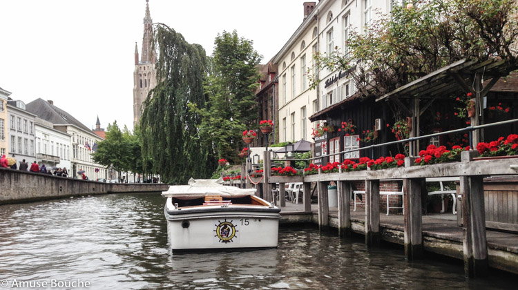 plimbare pe canale in Bruges