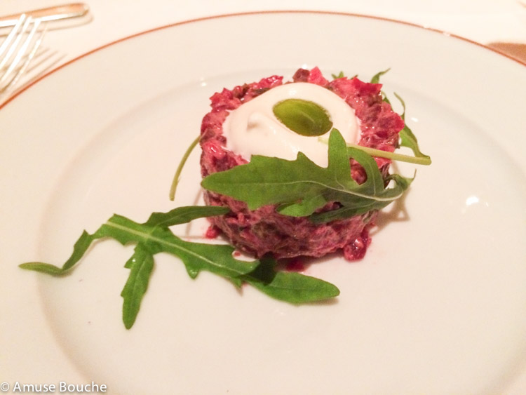 Tartar de sfecla rosie la restaurant L'Arpege Paris