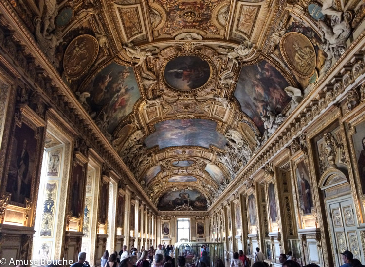 Muzeul Louvre Paris