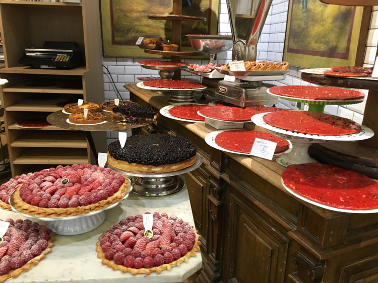 Lyon Les Halles tarte praline