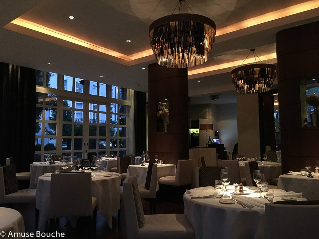 Interior The Ledbury Londra 2 stele Michelin