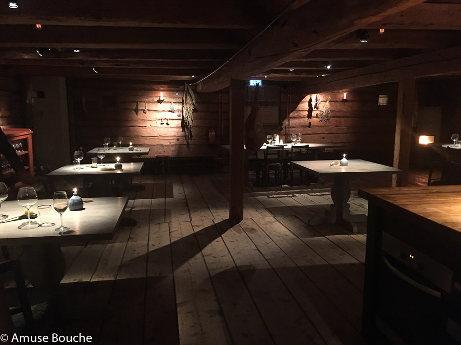 Interior restaurant etaj Faviken Worlds50Best 2 stele Michelin Suedia