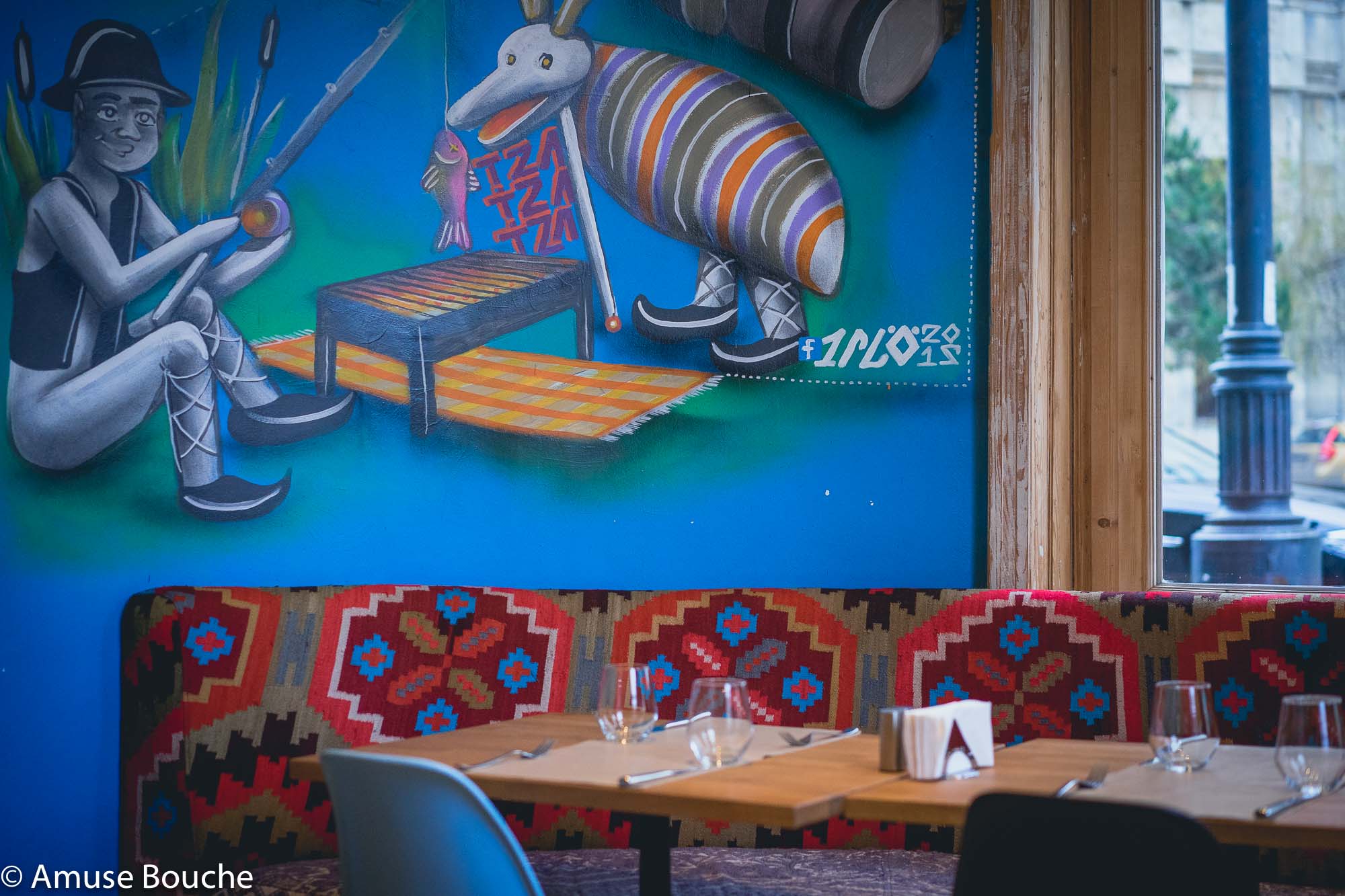 restaurant Mahala Bucuresti pictura perete
