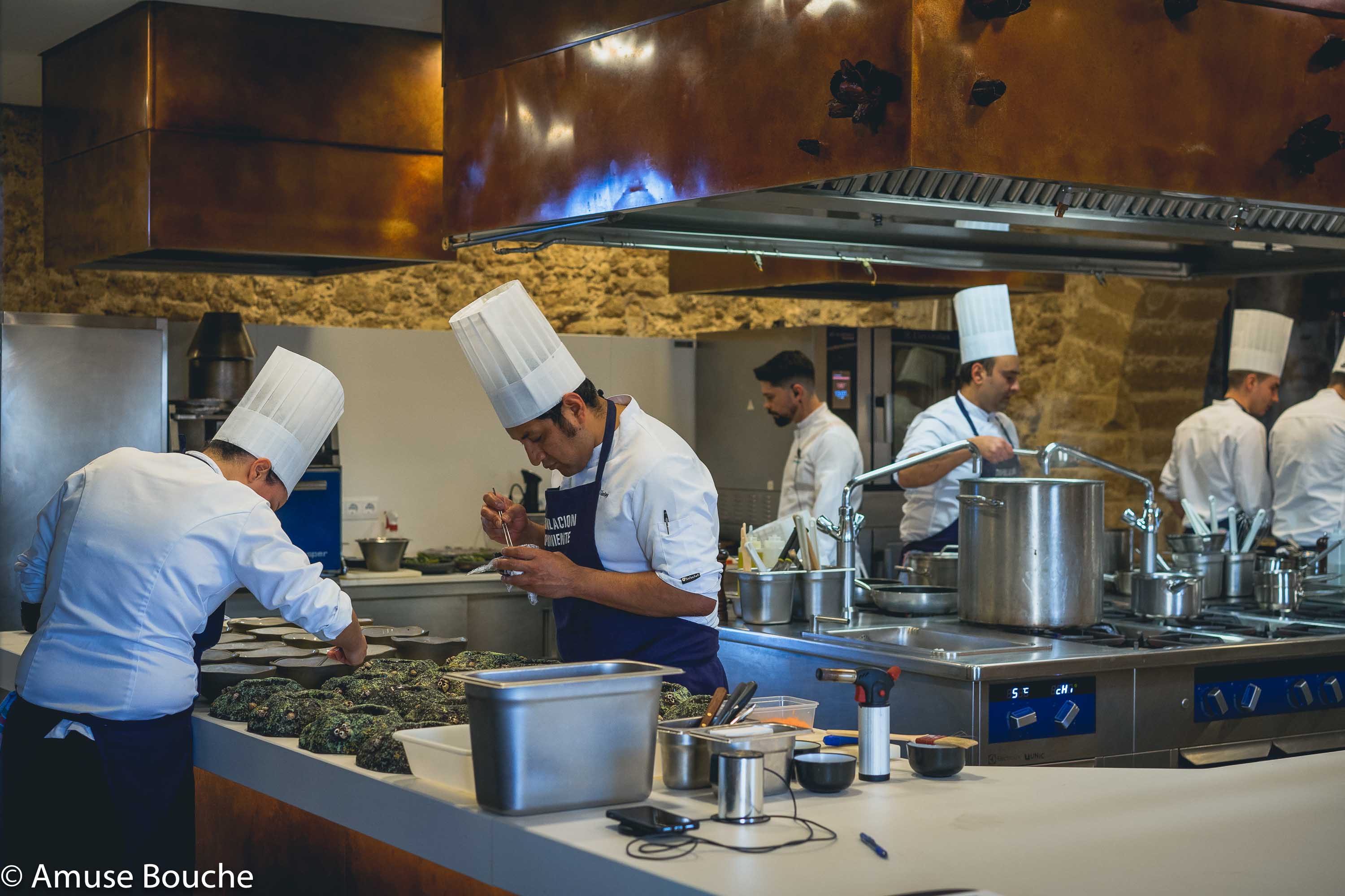 Aponiente Restaurant kitchen team