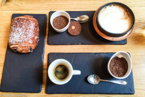 mic dejun si cafea la Chocolat Bucuresti