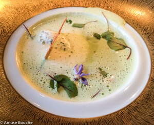 Supa de sparanghel la L'Atelier de Joel Robuchon Paris