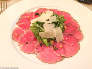 Carpacio de vita la restaurant Naan Bucuresti