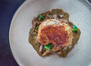 Ciulama de pui cu ciuperci de pădure L'Atelier Relais Chateaux